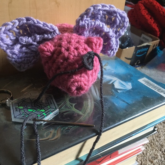 🐽Handmade Crochet Flying Pig with Goggles🐽 - Picture 3 of 4